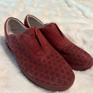 Kizik Maroon Red Floral Suede Slip-On Shoes